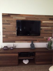 holz-wohnzimmer-tv