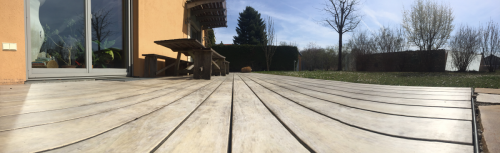 2 Jahre alte Holzterrasse
