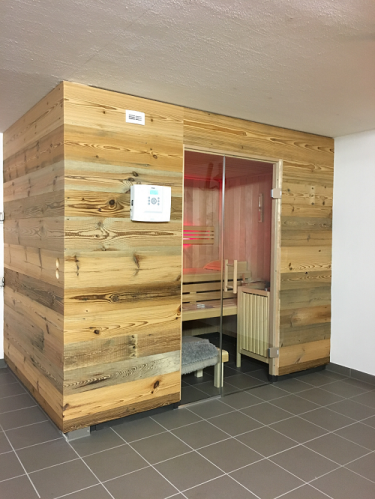 Altholz sonnenverbrannt