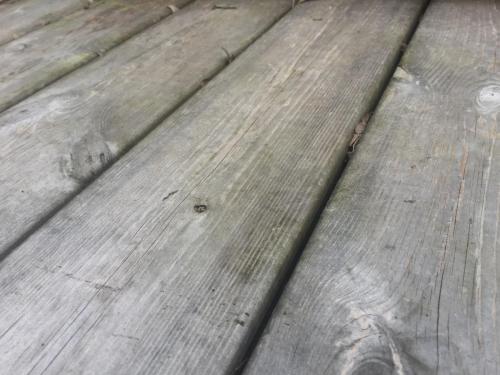 Holzterrasse Thermokiefer vergraut