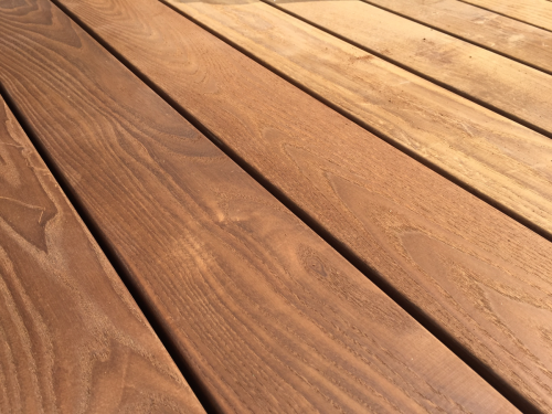 thermoesche-holzterrasse