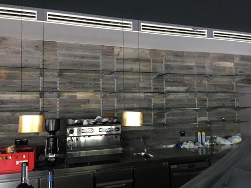 Altholz grau sonnenverbrannt