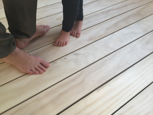 Balkonbelag Holz ohne Splitter ohne Schrauben