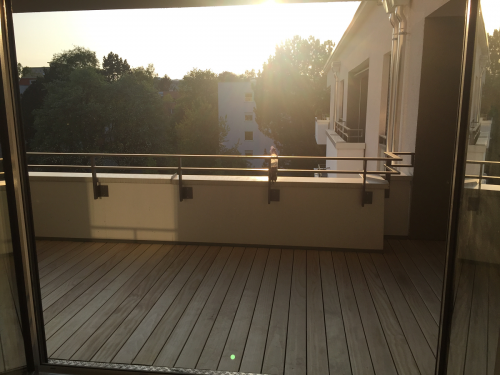 Holz Balkonbelag ohne Schrauben splitterfrei