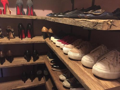 Holz Schuhregal begehbarer Kleiderschrank (9)