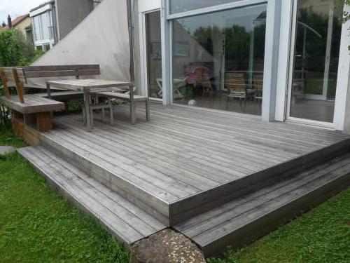 Holzterrasse Sitzbank