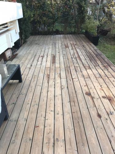 Holzterrasse reinigen (1)