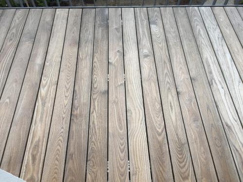 Holzterrasse vergraut (1)