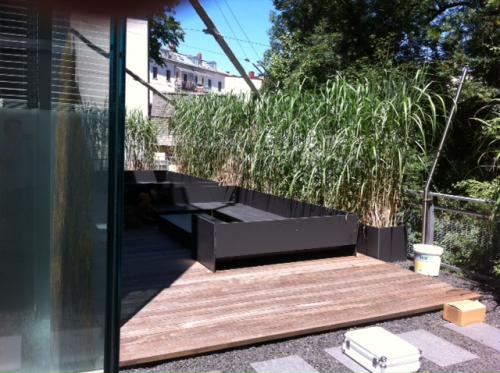 Pflege-Holzterrassen-vergraut