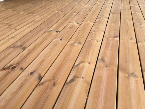 Thermokiefer Holzterrasse ohne Schrauben