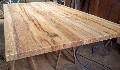 Tischplatte Risse dunkel gespachtelt