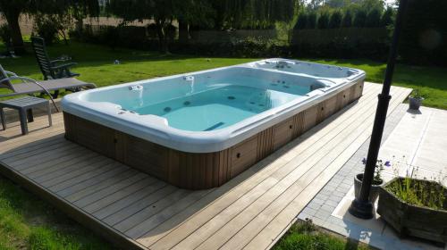Whirlpool Holz