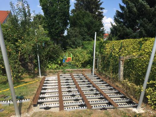 holz terrasse kies bett